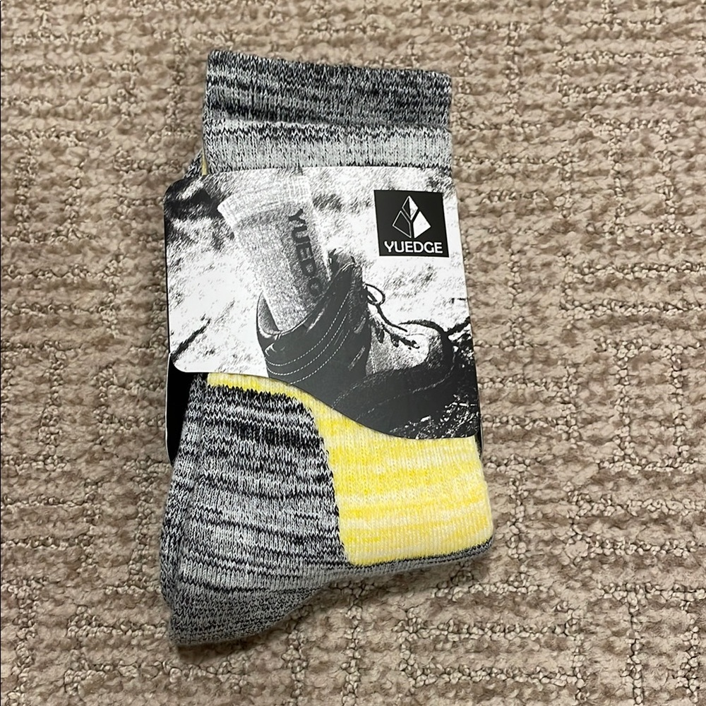 Yuedge Size Large Socks